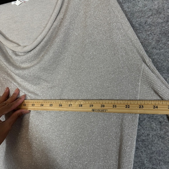 Velvet by Graham & Spencer Metallic Silver Cowl Neck Top 3/4 Sleeve Size S - Picture 8 of 12